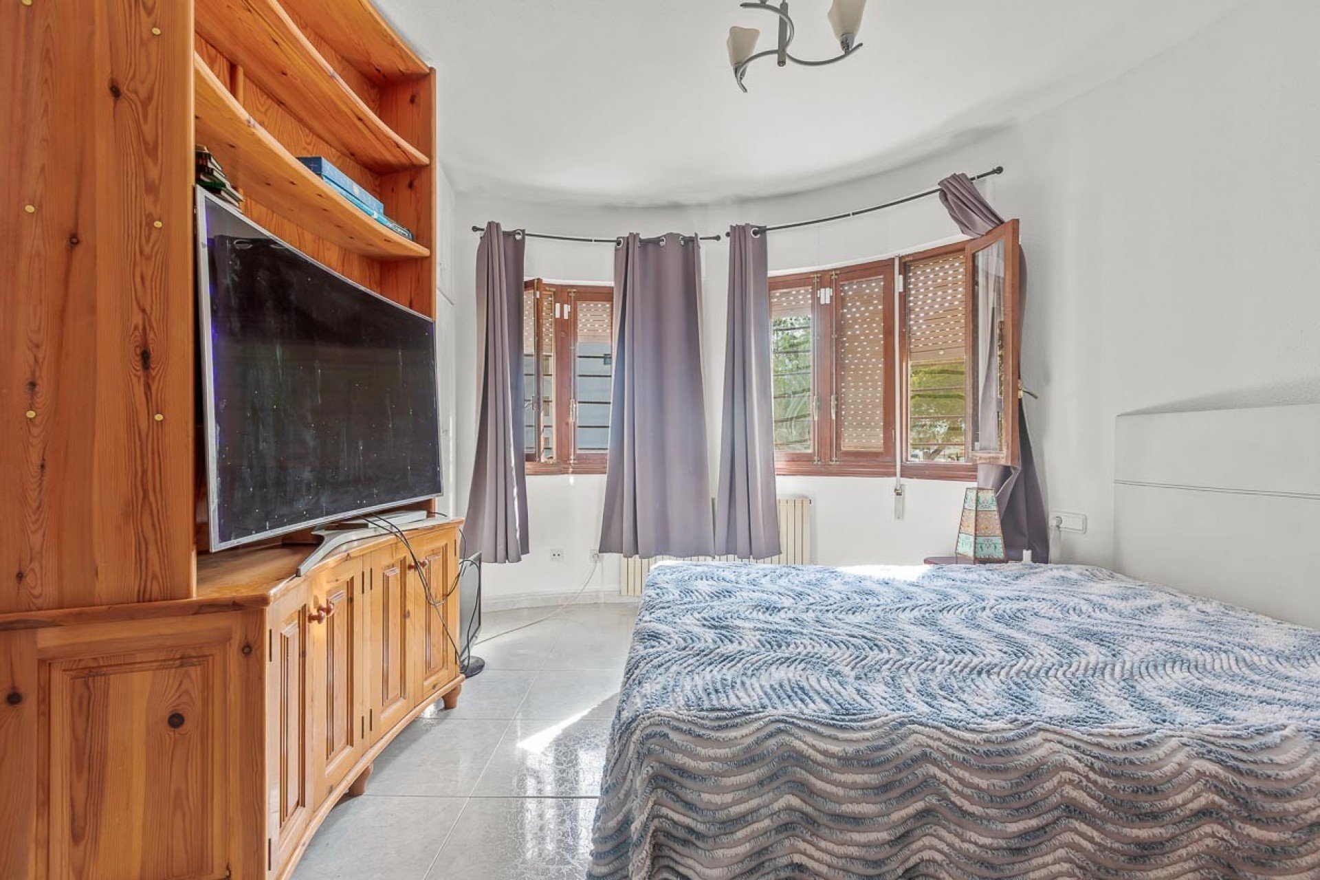 Villa in Urbanizacion Las Filipinas, Alicante, Spanien 6 Schlafzimmer, 180 m2 Nr. 114686