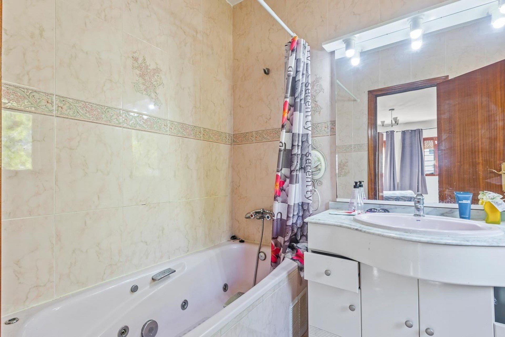 Villa in Urbanizacion Las Filipinas, Alicante, Spanien 6 Schlafzimmer, 180 m2 Nr. 114686