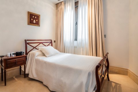 Townhouse zum Verkauf Madrid, Spanien 7 Schlafzimmer, 575 m2 Nr. 106344 - Foto 2