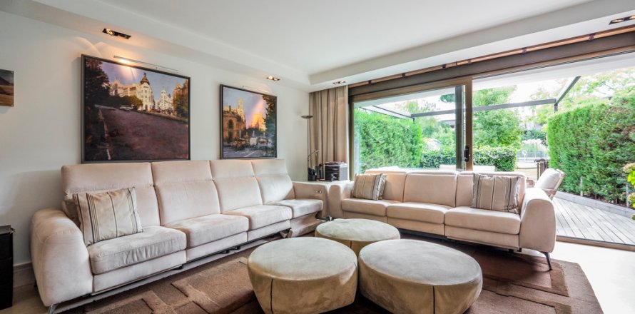 Townhouse Madrid, Spanien 7 Schlafzimmer, 575 m2 Nr. 106344