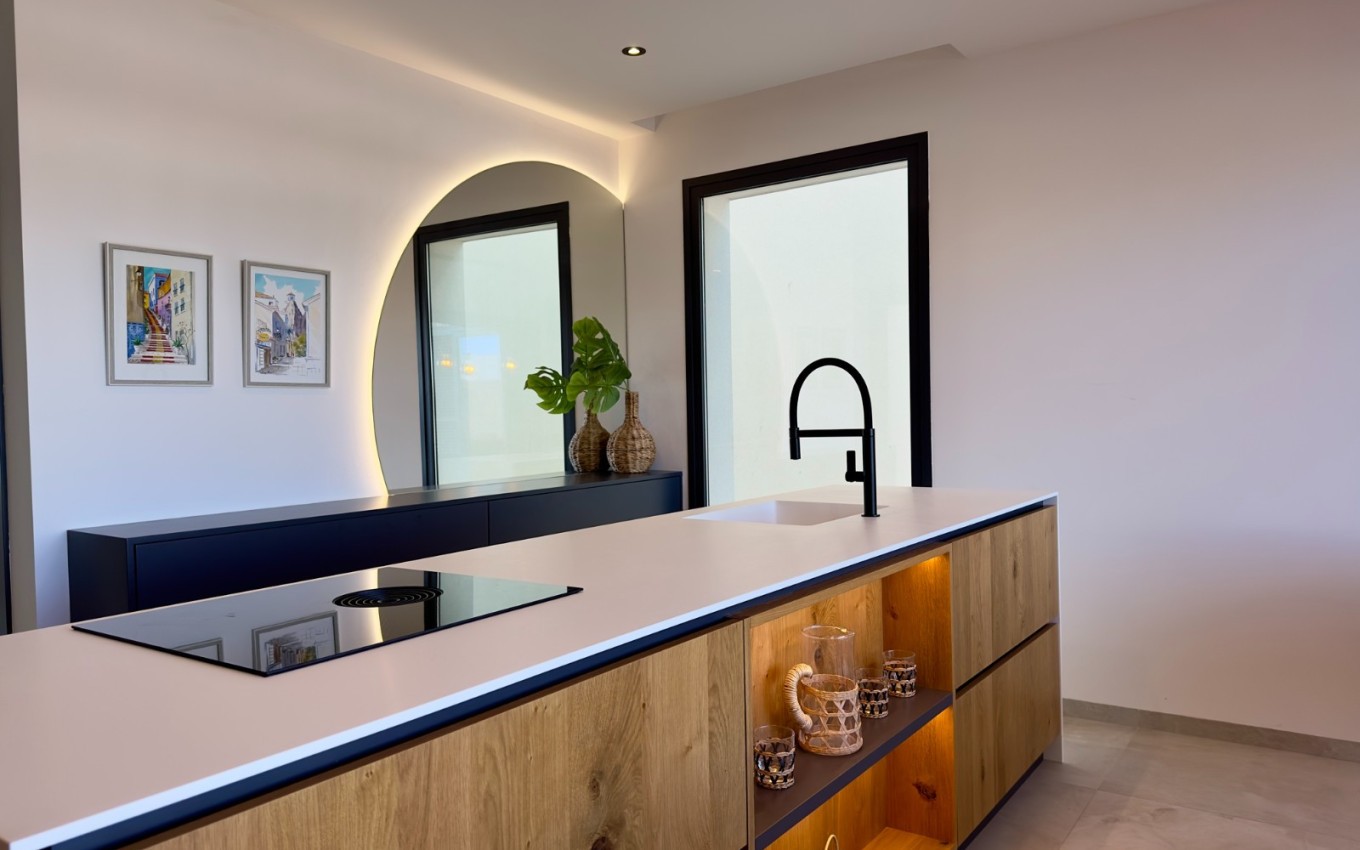 Bungalow i Alicante, Spanien 4 sovrum, 80 kvm. Nr. 112073