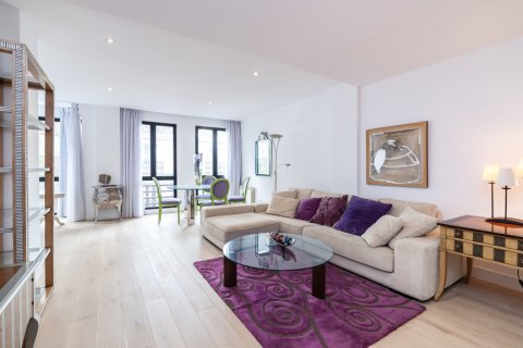 Apartment for rent Madrid, Spain 2 bedrooms, 145 sq.m. No. 107804 - photo 1