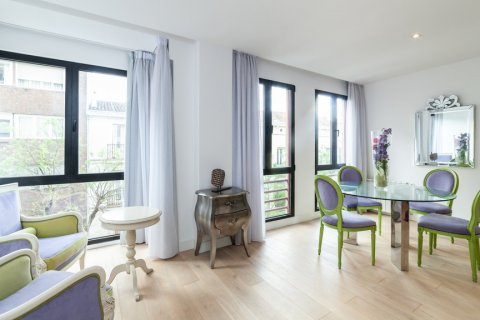 Apartment for rent Madrid, Spain 2 bedrooms, 145 sq.m. No. 107804 - photo 5