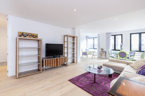 Apartment for rent Madrid, Spain 2 bedrooms, 145 sq.m. No. 107804 - photo 10