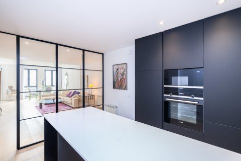 Apartment for rent Madrid, Spain 2 bedrooms, 145 sq.m. No. 107804 - photo 9