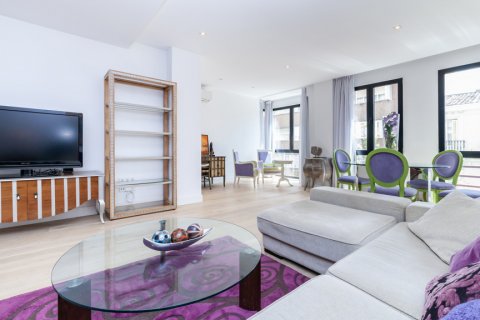 Apartment for rent Madrid, Spain 2 bedrooms, 145 sq.m. No. 107804 - photo 23