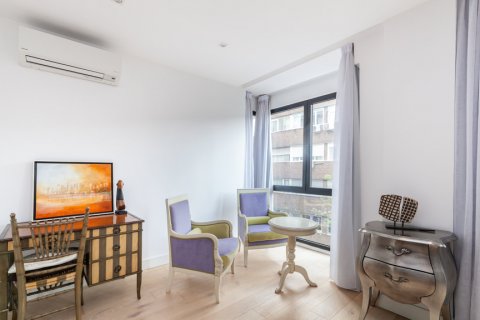 Apartment for rent Madrid, Spain 2 bedrooms, 145 sq.m. No. 107804 - photo 4
