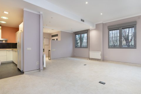 Dzīvoklis pārdošanā Madrid, Spānijā 1 istaba, 97 m2 Nr. 107729 - attēls 12