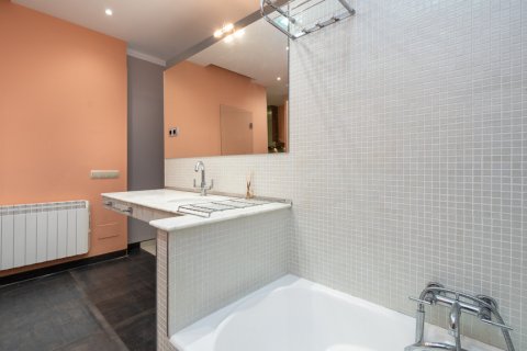 Dzīvoklis pārdošanā Madrid, Spānijā 1 istaba, 97 m2 Nr. 107729 - attēls 25