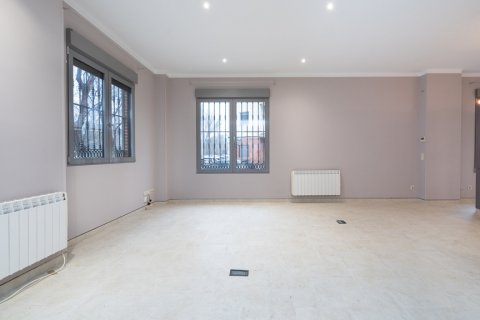 Dzīvoklis pārdošanā Madrid, Spānijā 1 istaba, 97 m2 Nr. 107729 - attēls 3