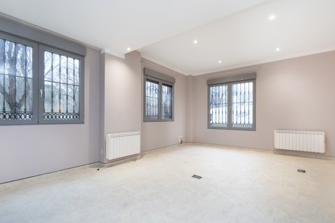 Dzīvoklis pārdošanā Madrid, Spānijā 1 istaba, 97 m2 Nr. 107729 - attēls 2