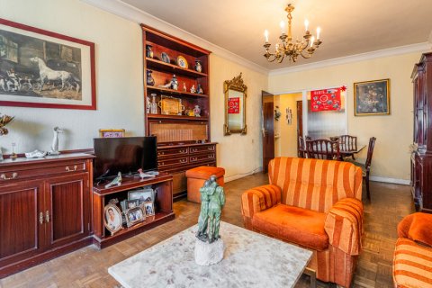 Apartment for sale Madrid, Spain 4 bedrooms, 142 sq.m. No. 107727 - photo 6