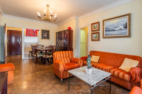 Apartment for sale Madrid, Spain 4 bedrooms, 142 sq.m. No. 107727 - photo 5