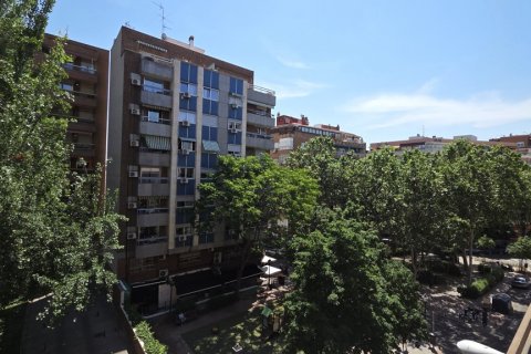 Apartment for sale Madrid, Spain 4 bedrooms, 142 sq.m. No. 107727 - photo 30