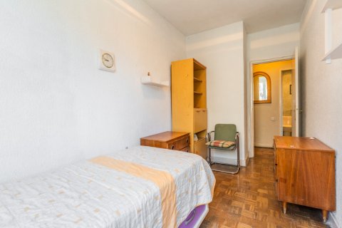 Apartment for sale Madrid, Spain 4 bedrooms, 142 sq.m. No. 107727 - photo 15