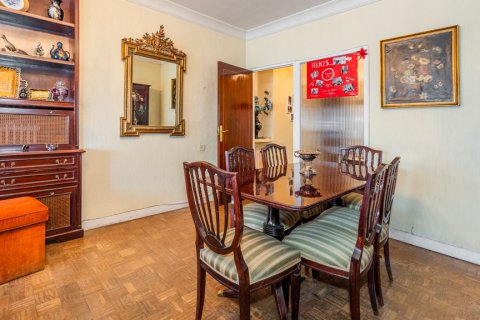 Apartment for sale Madrid, Spain 4 bedrooms, 142 sq.m. No. 107727 - photo 8