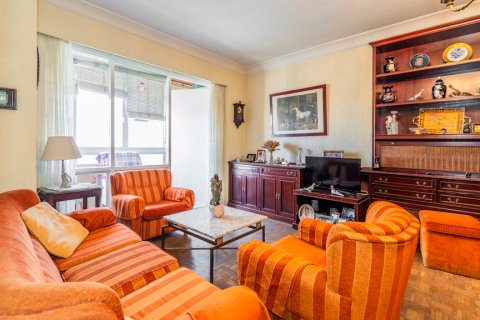 Apartment for sale Madrid, Spain 4 bedrooms, 142 sq.m. No. 107727 - photo 7