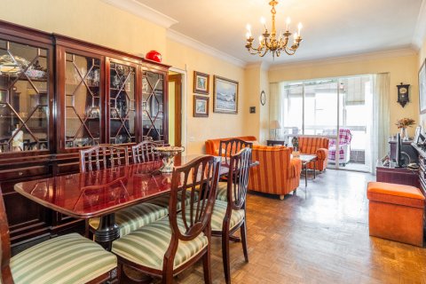 Apartment for sale Madrid, Spain 4 bedrooms, 142 sq.m. No. 107727 - photo 2