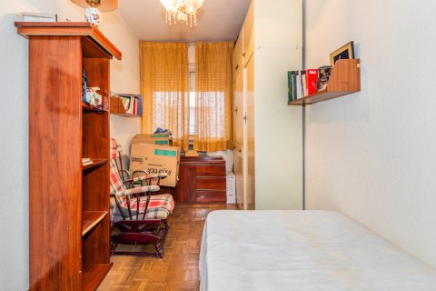 Apartment for sale Madrid, Spain 4 bedrooms, 142 sq.m. No. 107727 - photo 19