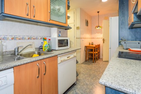 Apartment for sale Madrid, Spain 4 bedrooms, 142 sq.m. No. 107727 - photo 11