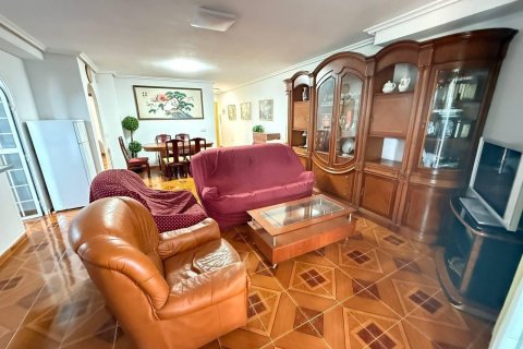 Huoneisto myytävänä Alicante, Espanja, 3 makuuhuonetta, 133 m2 No. 117782 - kuva 4
