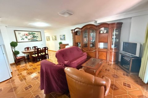 Huoneisto myytävänä Alicante, Espanja, 3 makuuhuonetta, 133 m2 No. 117782 - kuva 1