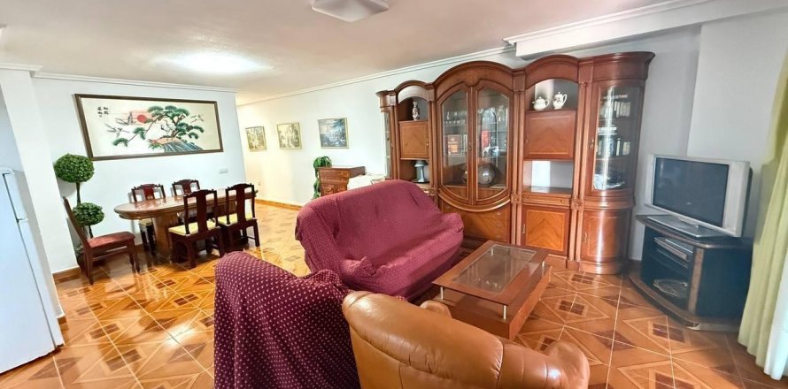 Huoneisto Alicante, Espanja 3 makuuhuonetta, 133 m2 No. 117782