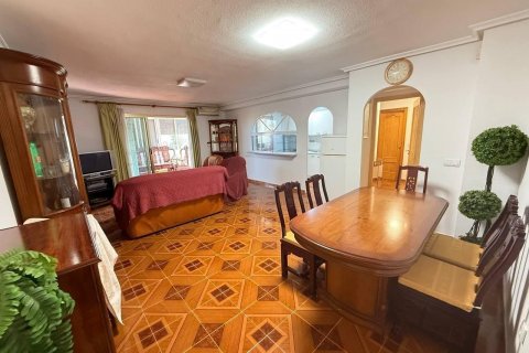 Huoneisto myytävänä Alicante, Espanja, 3 makuuhuonetta, 133 m2 No. 117782 - kuva 2