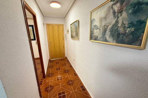 Huoneisto myytävänä Alicante, Espanja, 3 makuuhuonetta, 133 m2 No. 117782 - kuva 16