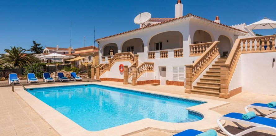 Villa Sant Lluis, Menorca, Spain 5 bedrooms, 288 sq.m. No. 110872