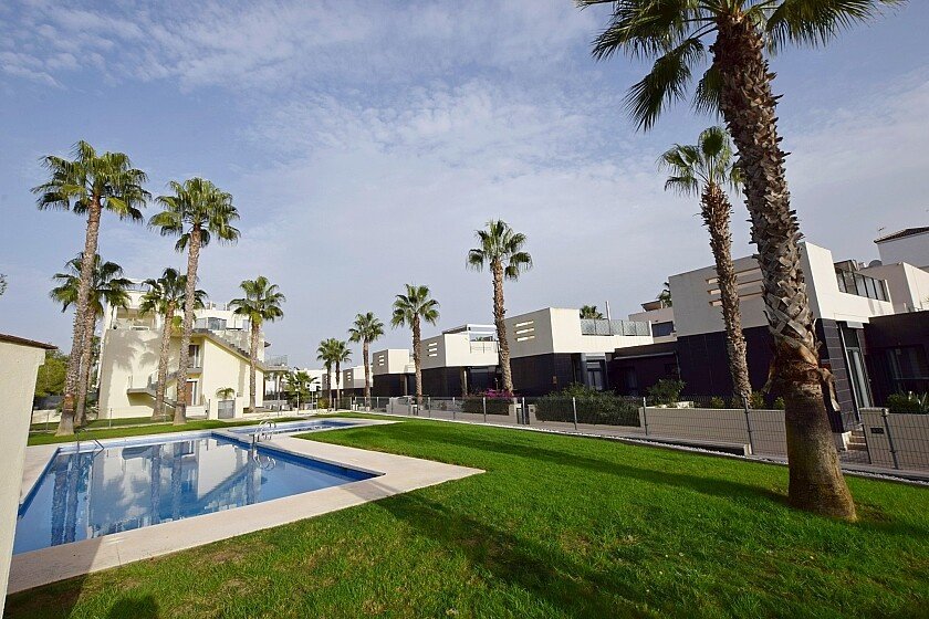 Villa à Villamartin, Alicante, Espagne 2 chambres, 80 m2 No. 111197