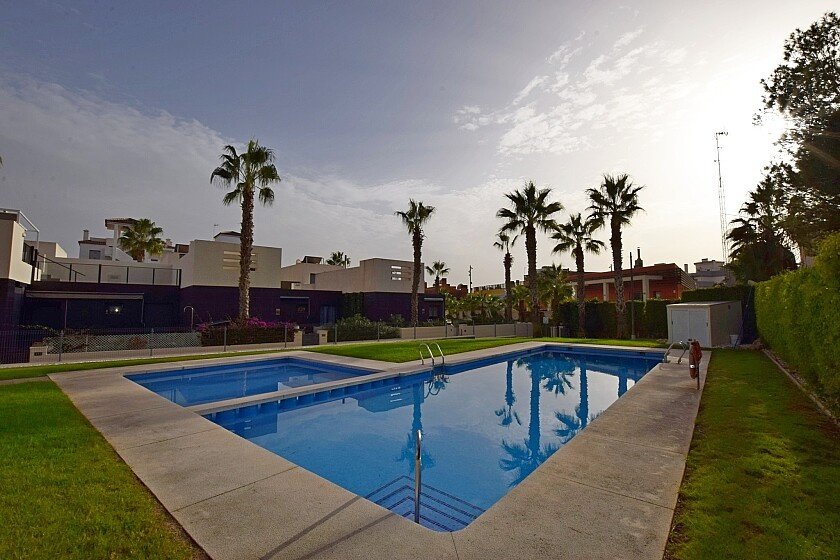 Villa à Villamartin, Alicante, Espagne 2 chambres, 80 m2 No. 111197