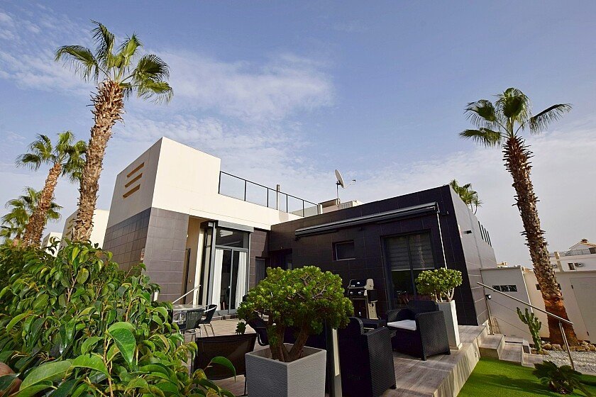 Villa à Villamartin, Alicante, Espagne 2 chambres, 80 m2 No. 111197
