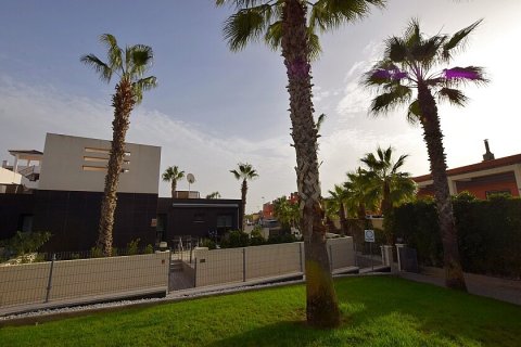 Продажа виллы Вилламартин, Аликанте, Испания 2 спальни, 80м2 №111197 - фото 5