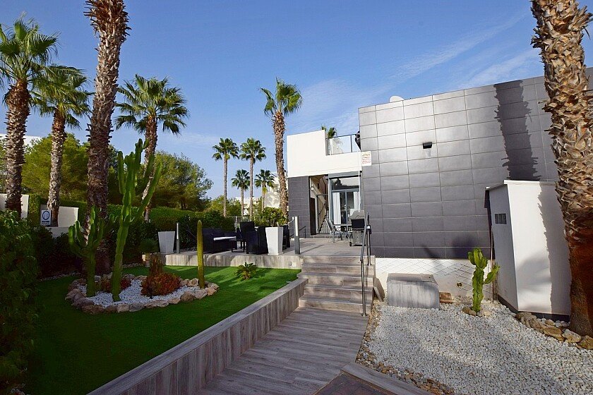 Villa à Villamartin, Alicante, Espagne 2 chambres, 80 m2 No. 111197