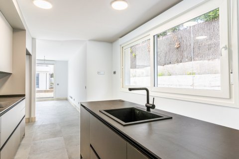 House for sale Torrelodones, Madrid, Spain 5 bedrooms, 310 sq.m. No. 107502 - photo 9
