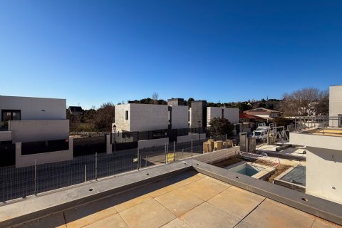 House for sale Torrelodones, Madrid, Spain 5 bedrooms, 310 sq.m. No. 107501 - photo 17