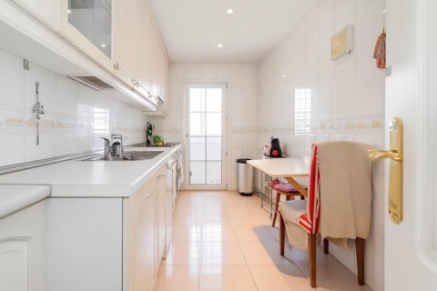 Dvīņu māja pārdošanā Madrid, Spānijā 4 istabas, 190 m2 Nr. 107824 - attēls 8
