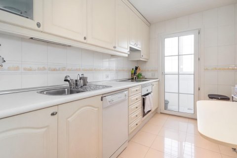 Dvīņu māja pārdošanā Madrid, Spānijā 4 istabas, 190 m2 Nr. 107824 - attēls 6