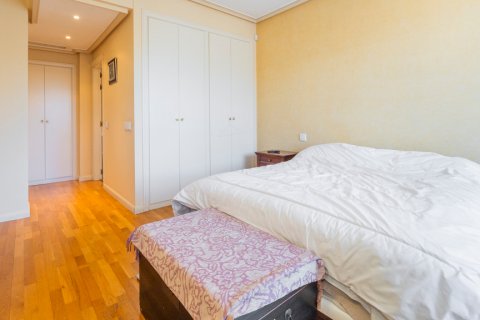 Dvīņu māja pārdošanā Madrid, Spānijā 4 istabas, 190 m2 Nr. 107824 - attēls 12