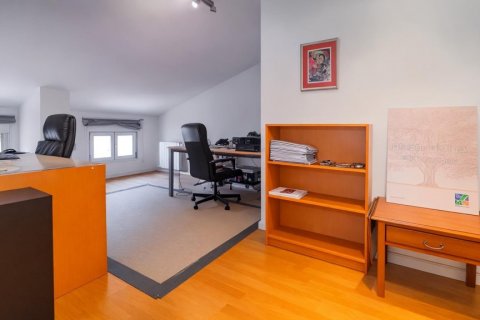 Dvīņu māja pārdošanā Madrid, Spānijā 4 istabas, 190 m2 Nr. 107824 - attēls 23