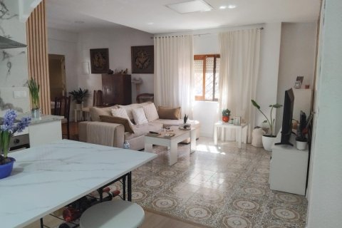 Apartment for sale Villajoyosa, Alicante, Spain 2 bedrooms, 95 sq.m. No. 113541 - photo 2