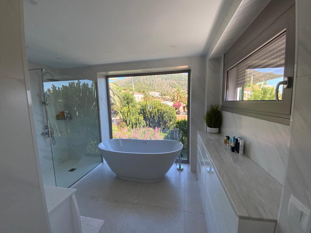 Villa i Calpe, Alicante, Spanien 4 sovrum, 200 kvm. Nr. 88948