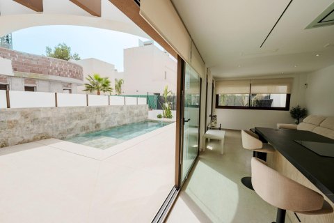 Villa till salu Almoradi, Alicante, Spanien 3 sovrum, 140 kvm. Nr. 98325 - foto 3