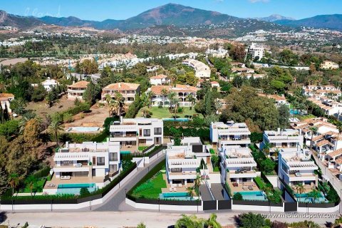 Villa zum Verkauf Estepona, Malaga, Spanien 3 Schlafzimmer, 450 m2 Nr. 108745 - Foto 3