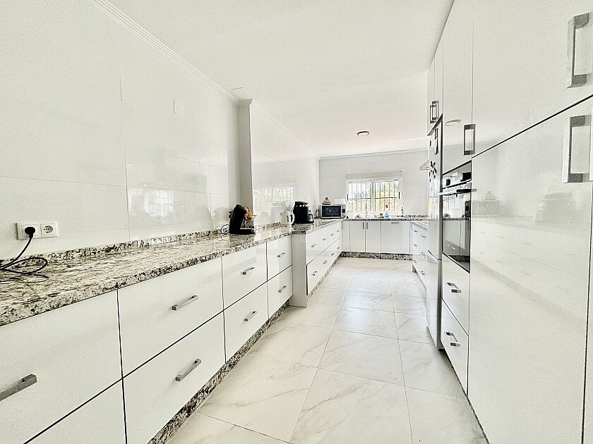 Villa Alicante, Spānijā 6 istabas, 270 m2 Nr. 103341