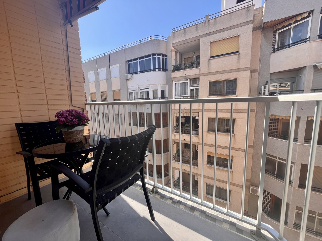 Apartment à Torrevieja, Alicante, Espagne 3 chambres, 101 m2 No. 117467