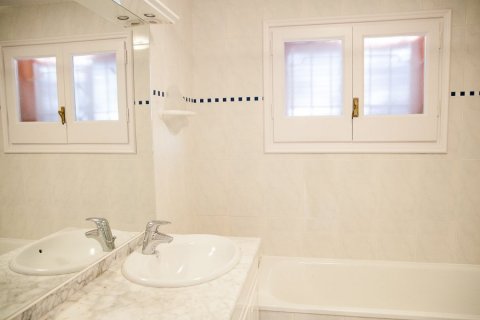 House for sale Sant Feliu de Guixols, Girona, Spain 5 bedrooms, 250 sq.m. No. 102826 - photo 22