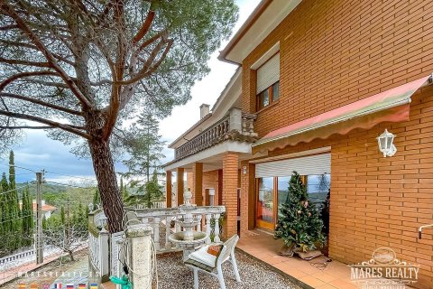 Villa à vendre Dosrius, Barcelona, Espagne, 4 chambres, 240 m2 No. 93456 - photo 2
