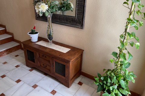 Townhouse for sale San Miguel de Salinas, Alicante, Spain 5 bedrooms, 290 sq.m. No. 115654 - photo 5
